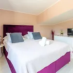Ante Apartment *