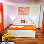 Ante Apartment *