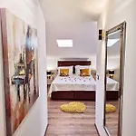 Ante Apartment *