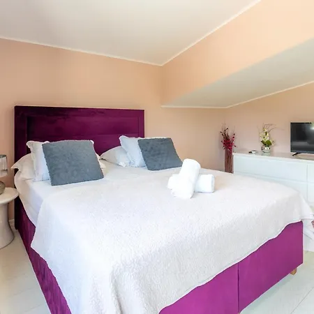 Ante Apartment *