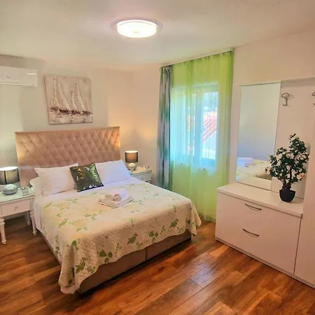 Apartment Ante Hvar Town