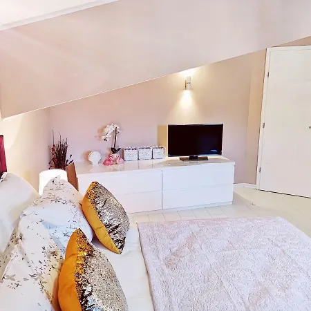 Ante Apartment *