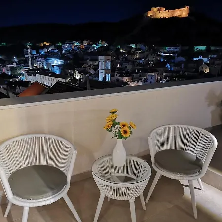 Ante Apartment *